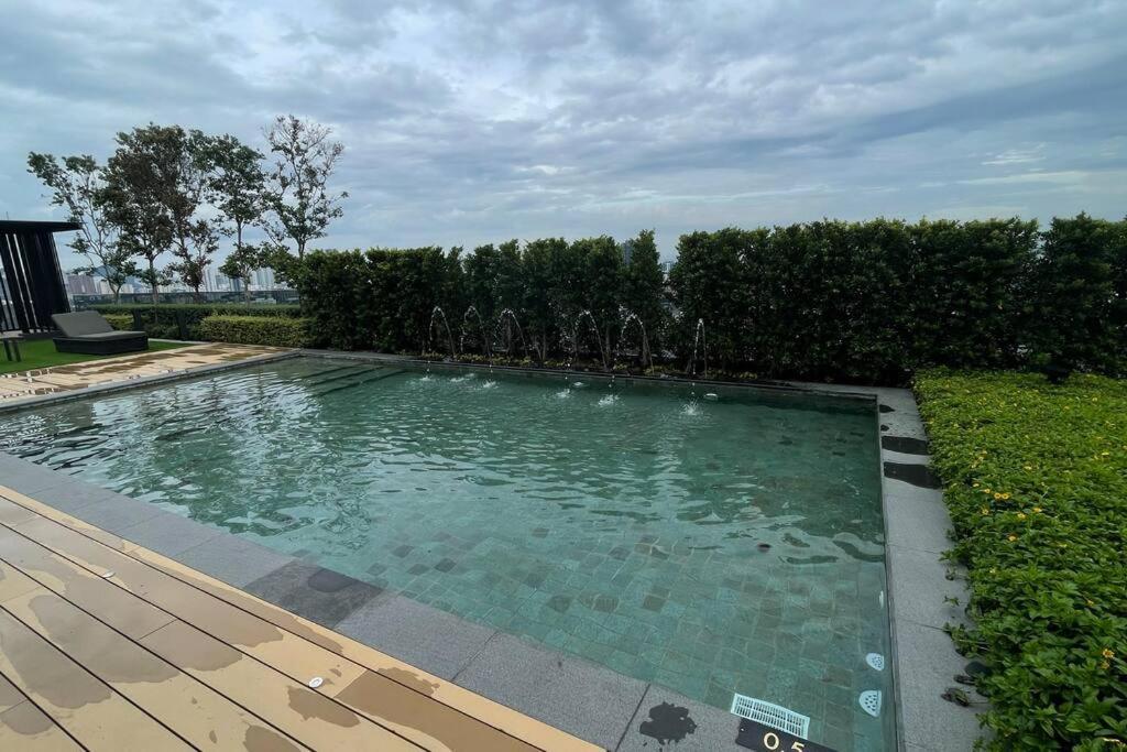 Beacon Suites With Infinity Pool At Georgetown By Wl ภายนอก รูปภาพ